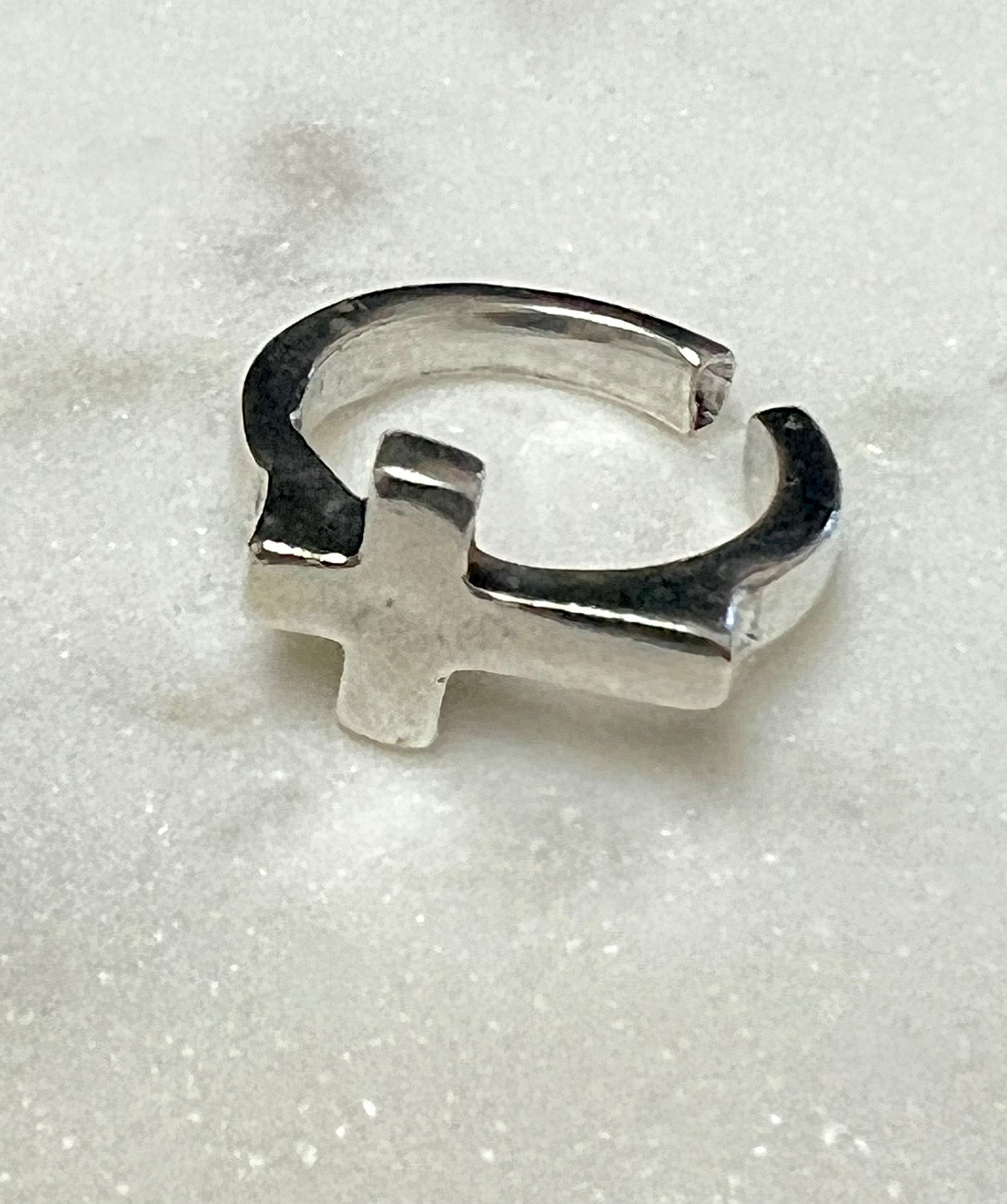 Anillos cruz plata " La Locura de Marnie "