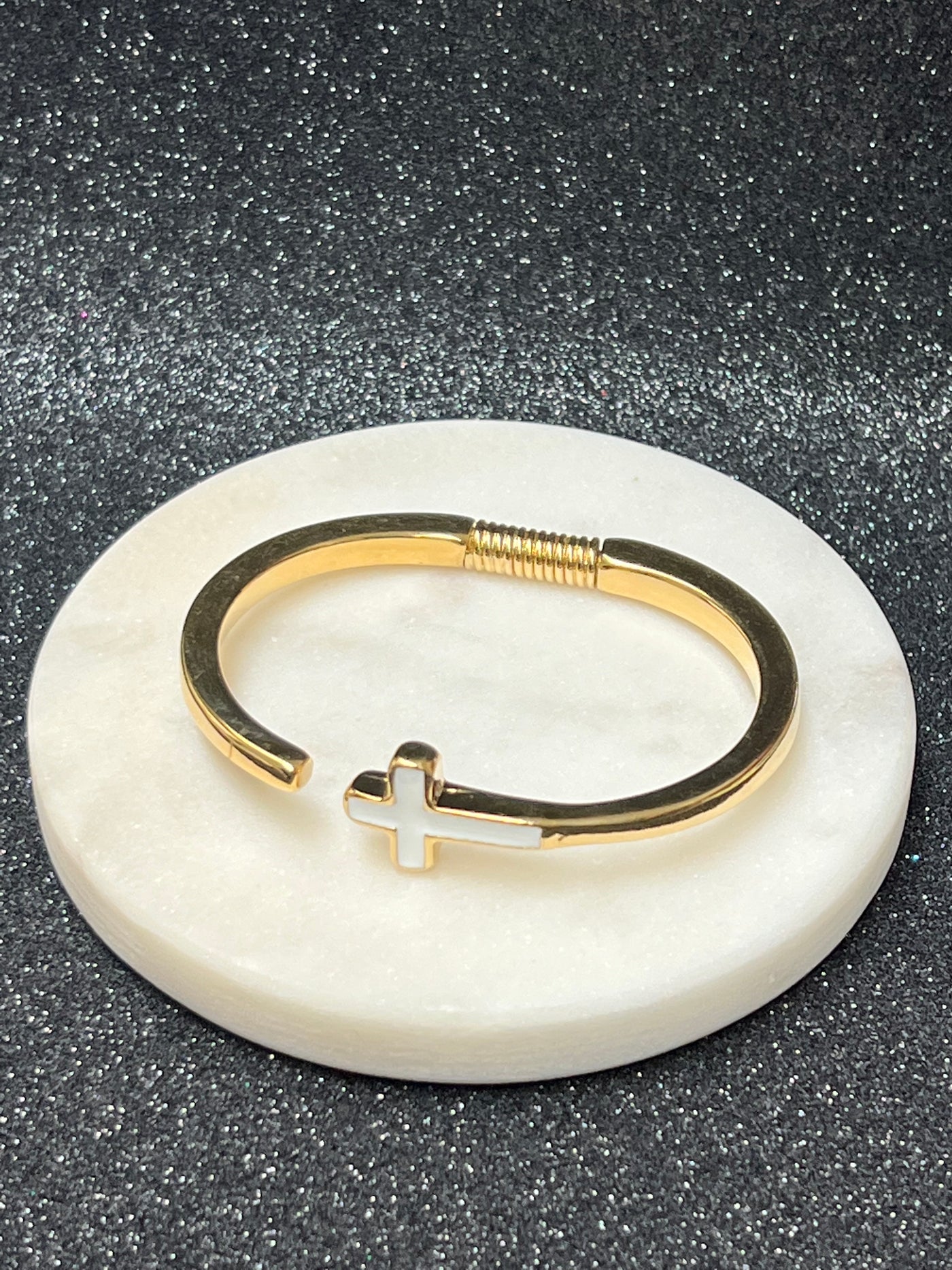 Cuff en Oro de Cruz La Locura de Marnie