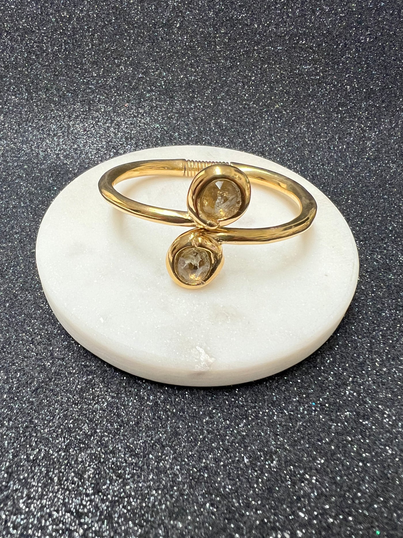 Cuff dos piedras Oro La Locura de Marnie