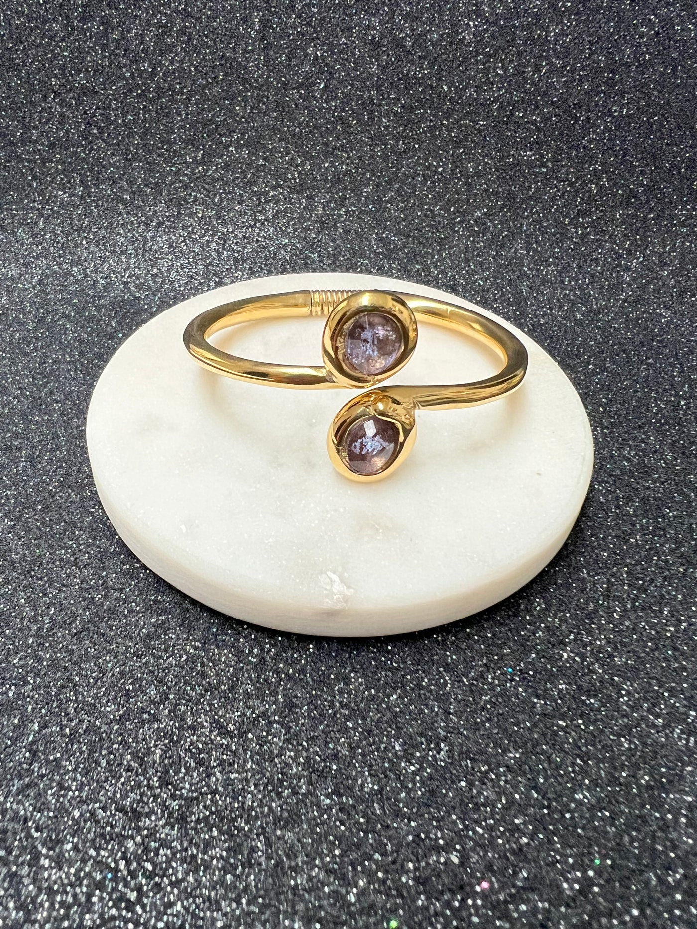 Cuff dos piedras Oro La Locura de Marnie