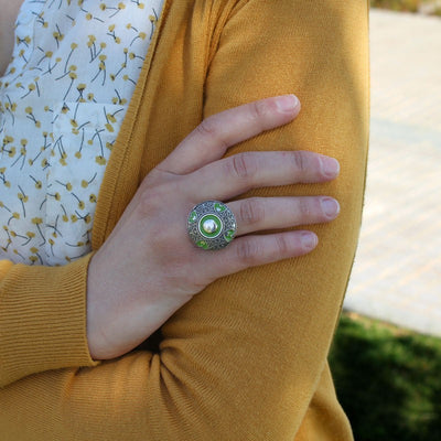 Anillo Esmaltado Africano de " LA LOCURA DE MARNIE "